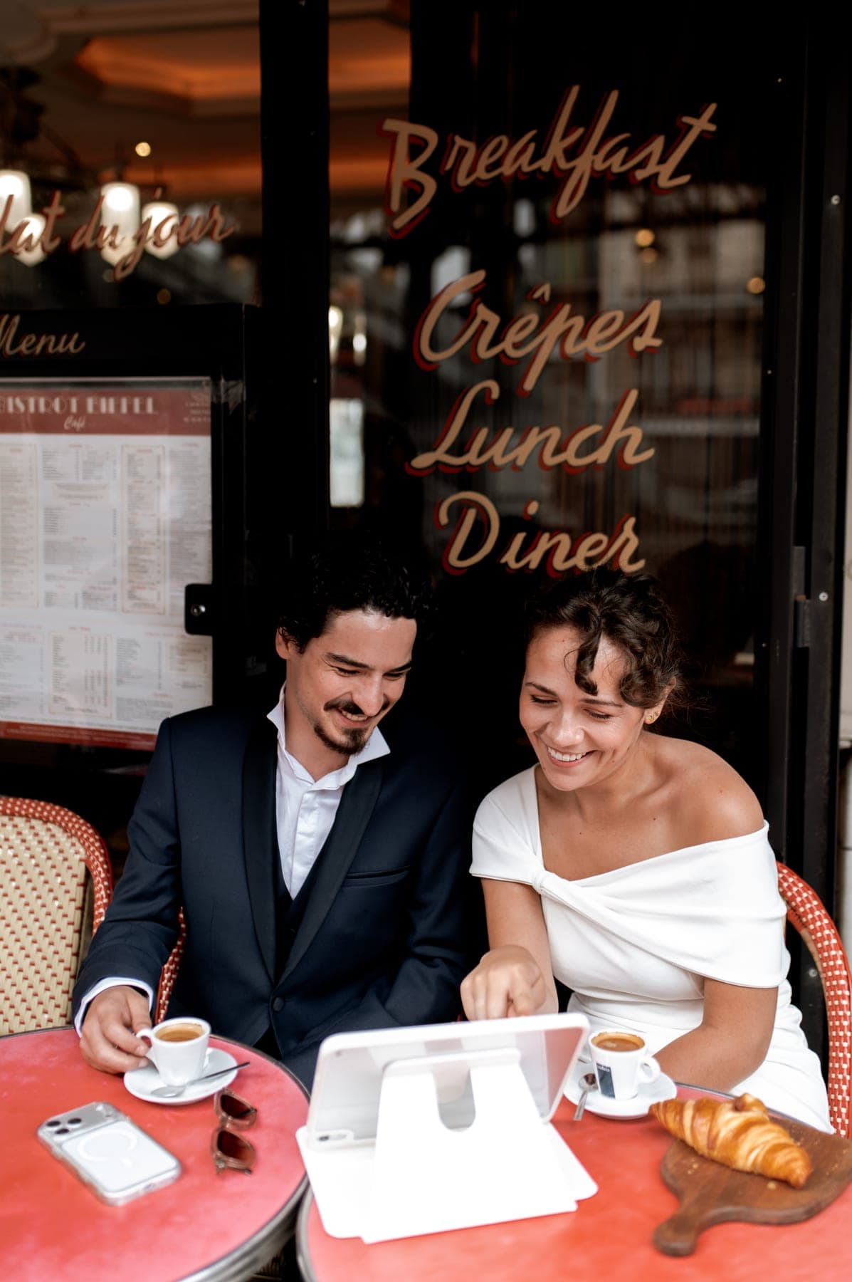 L'organisation d'un mariage sur Wedme, à la terrasse d'un café